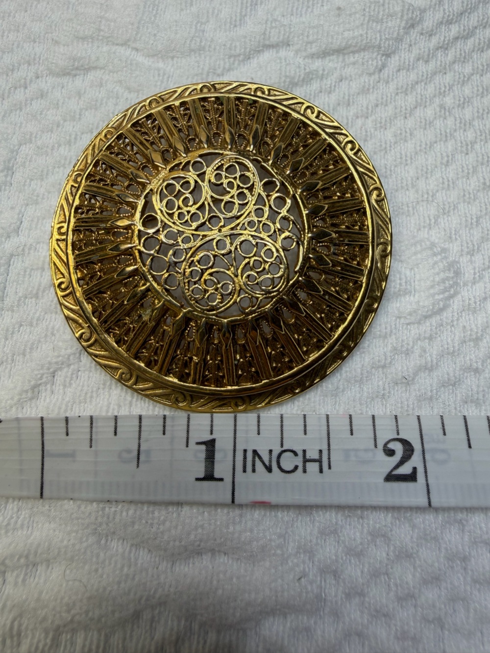 Antique Round Gold Filigree brooch - Picture 4 of 4